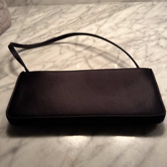 Beautifully beaded evening handbag. Perfect for your upcoming black tie events! - Picture 2 of 7